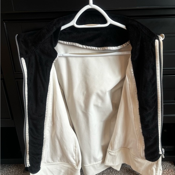 LULULEMON CREAM HOODED JACKET WITH REMOVABLE BLACK FLEECE LINING VEST - Picture 2 of 7